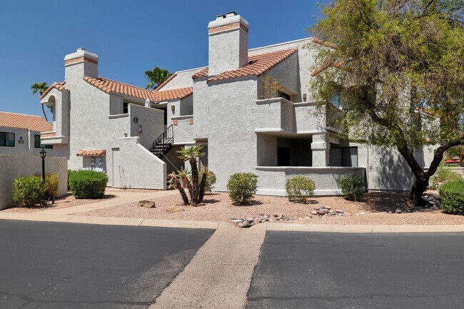 Building Photo - Updated 1 bed 1 Bath Scottsdale Ranch Condo - Available Now!