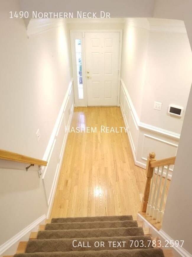 Building Photo - 1490 Northern Neck Dr