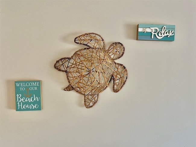 Building Photo - 259 S Cypress Rd