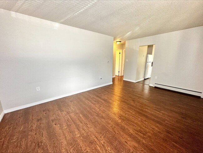 Building Photo - 831 Fontmore Rd
