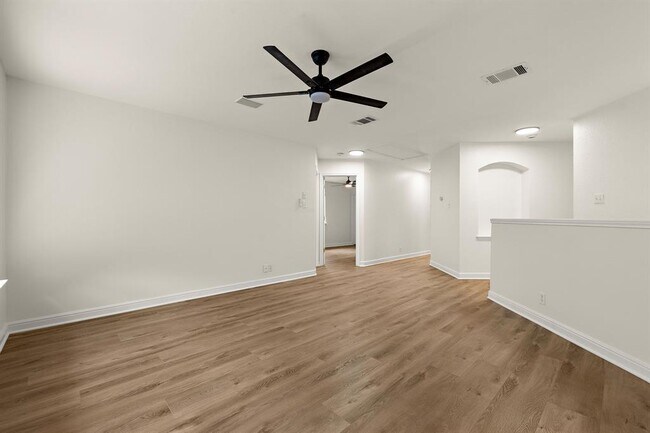 Building Photo - 1221 Boerne Dr
