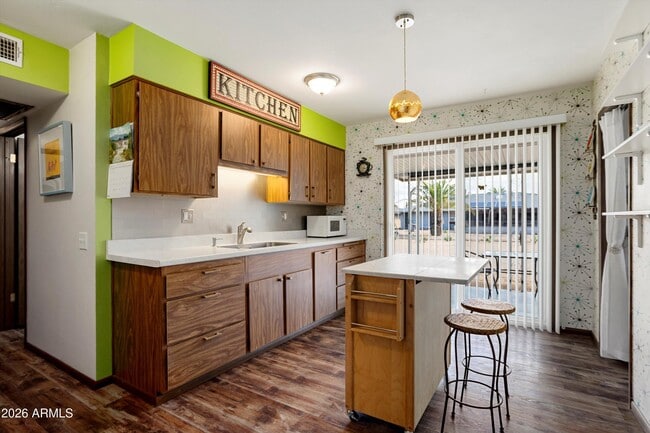 Building Photo - 12543 W Parkwood Dr