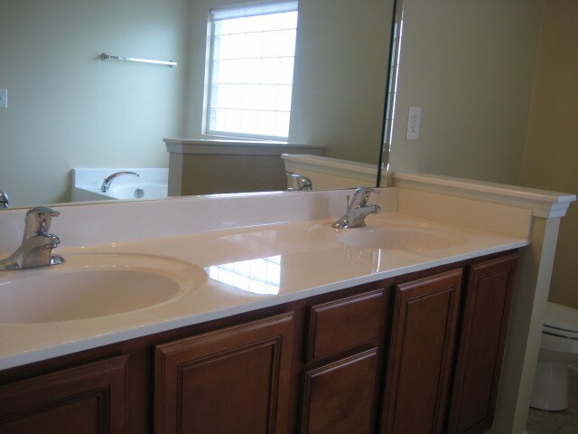 Building Photo - 4003 Strata Dr