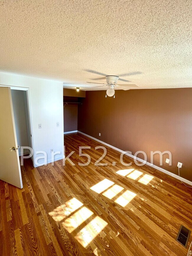 Building Photo - 5959 S 12th St
