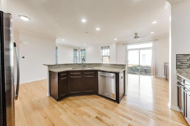 Building Photo - 2366 N Moseley Ct