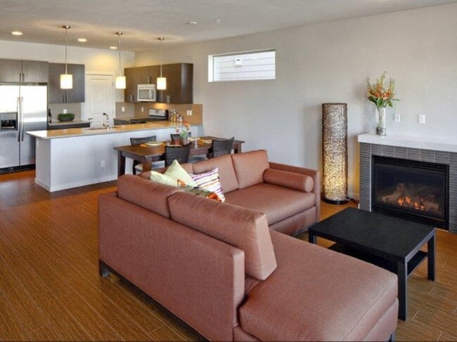 Primary Photo - 1607 Apartments