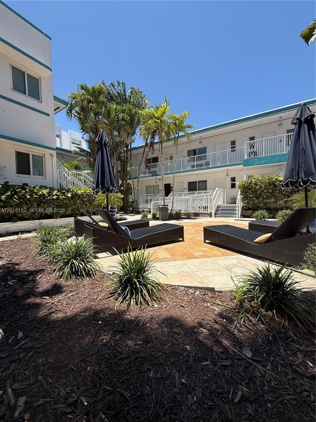 Building Photo - 7710 Harding Ave