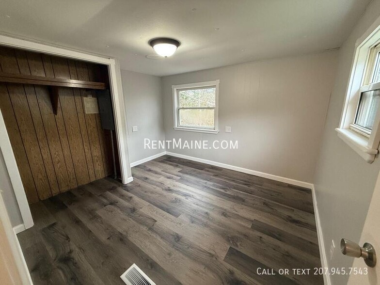 Building Photo - 799 Stillwater Ave