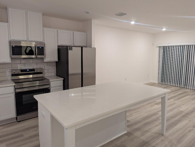 Building Photo - 32050 Eastern Redbud Br