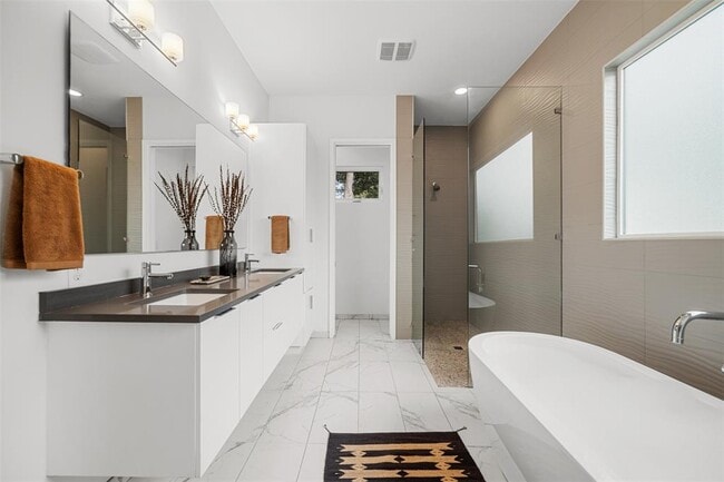 Building Photo - 5001 Shoal Creek Blvd