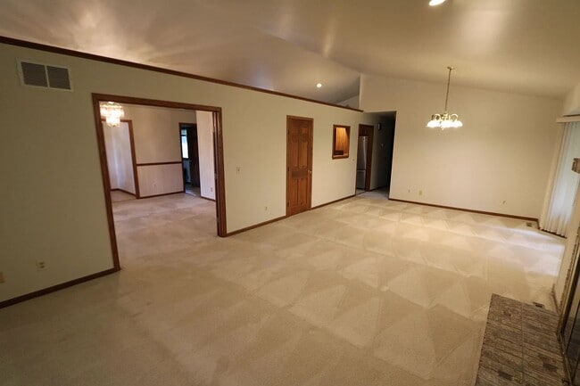 Building Photo - 3-bedroom, 2.0 bathroom unfurnished home in Stevensville