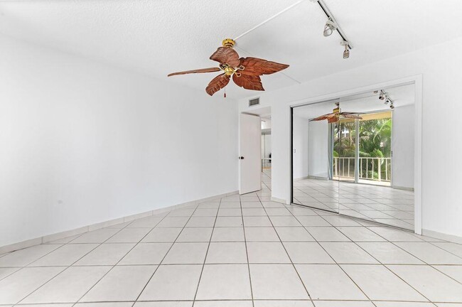 Building Photo - 3575 S Ocean Blvd