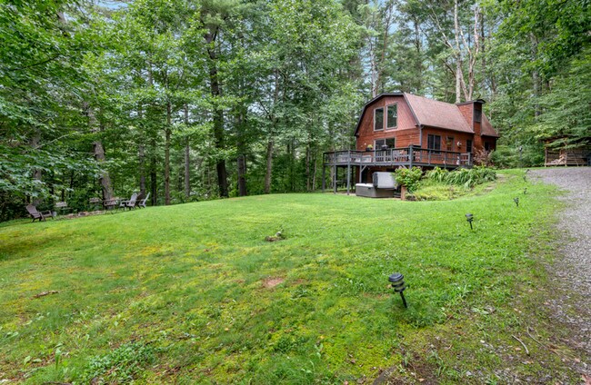 Building Photo - Private, Mountain Cottage in Weaverville, 3 Bed, 2 bathroom, 12 Month Lease