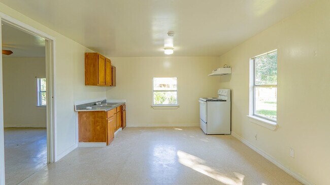 Building Photo - 211 Spaatz #2 (Rear Unit)