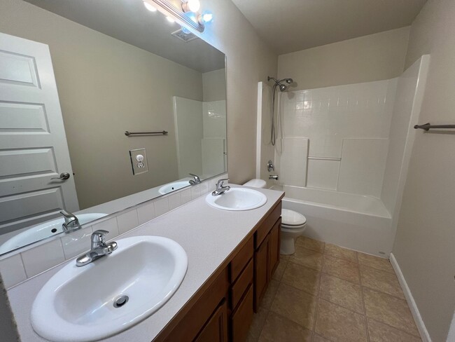 Building Photo - Large Four-Bedroom Home in the Heart of PO! Available for Rent NOW!