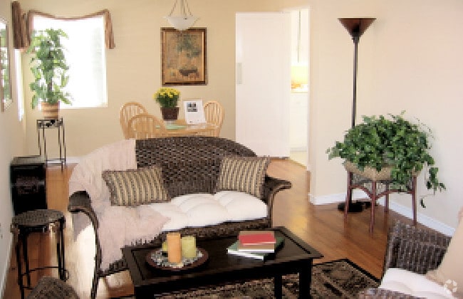 Interior View 1 - 2439-2447 8th St