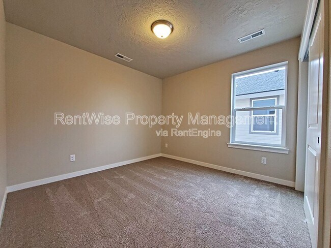 Building Photo - 7692 S Sea Breeze Way