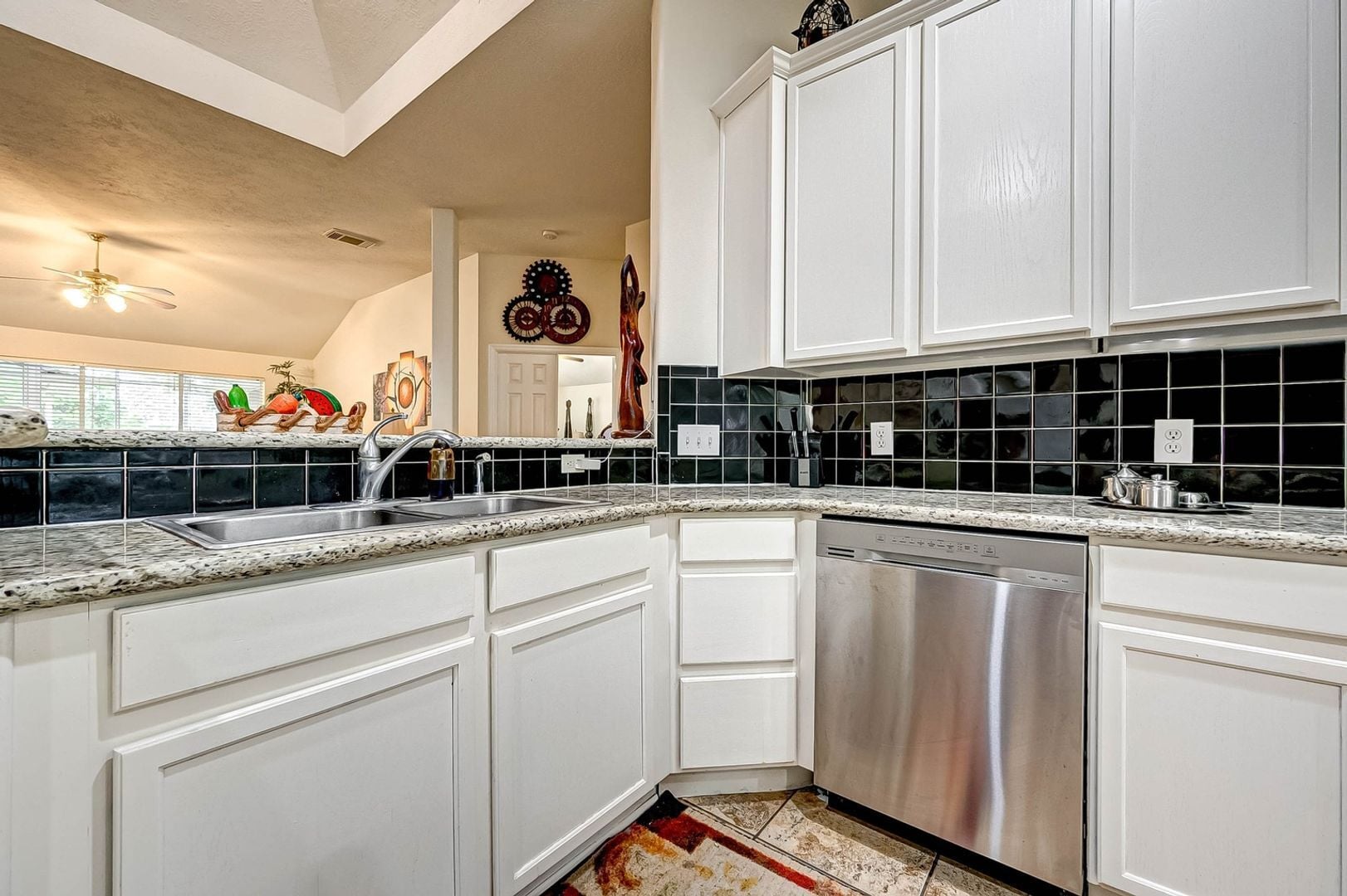 Building Photo - 1410 Greenway Village Dr