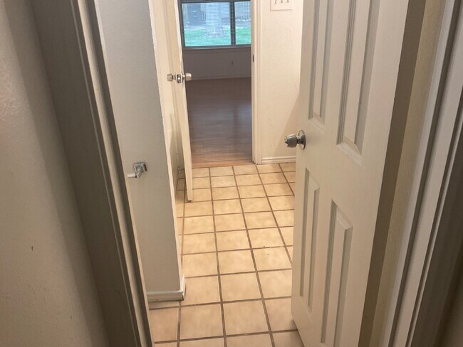 Building Photo - Large beautiful home for rent