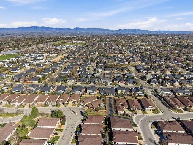 Building Photo - 5850 N Rio Lomas Ave