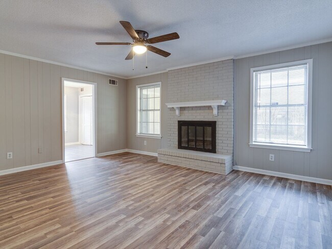 Building Photo - Spacious 4BR/2BA home in Fox Meadows - NEW...