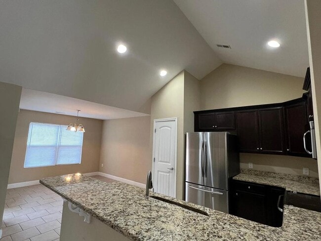 Building Photo - 308 Marquis Ct