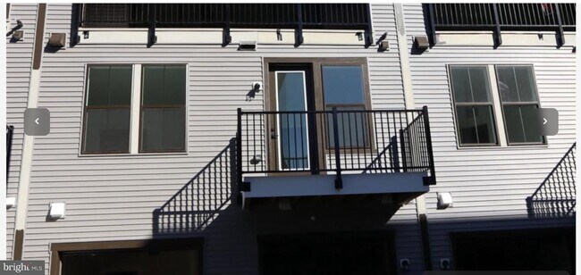 Building Photo - 117 E Cromwell St