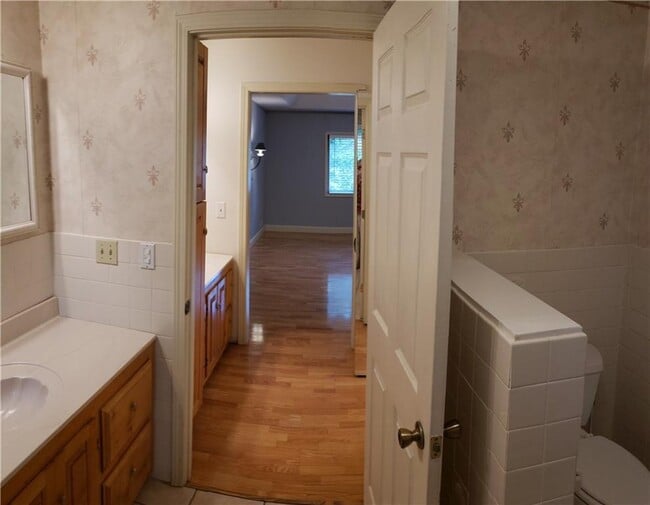 Building Photo - 3662 Rock Springs Dr