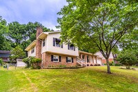 Building Photo - 10215 Melanie Dr SE