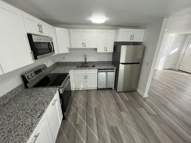 Building Photo - 6876 S 90 E