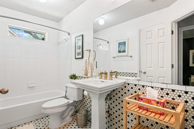 Building Photo - 5104 Jacobs Creek Ct