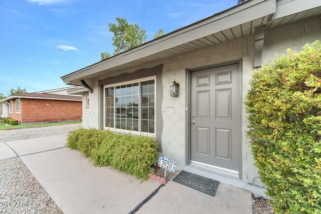 Building Photo - 3920 W Tuckey Ln