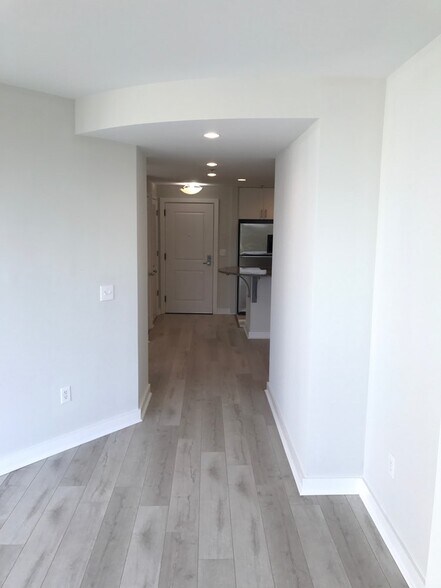 Building Photo - 3338 Peachtree Rd NE