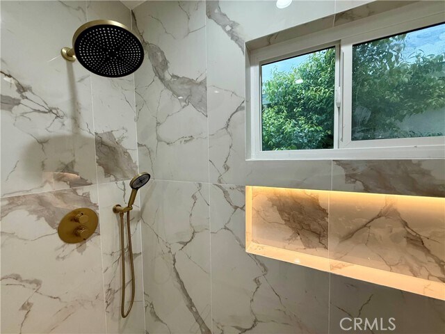 Building Photo - 8561 Marklein Ave