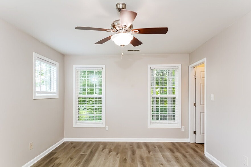 Building Photo - 3709 Blue Blossom Dr