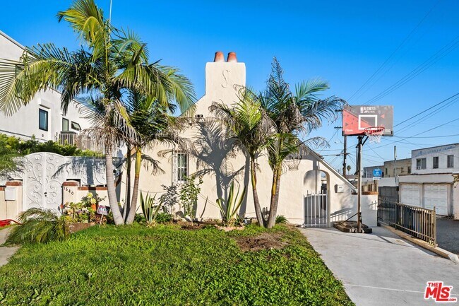 Building Photo - 1642 S Crest Dr