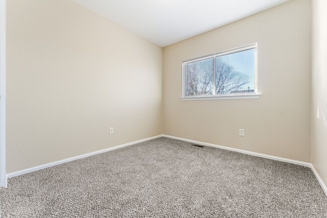 Building Photo - 7940 S Kittredge Way