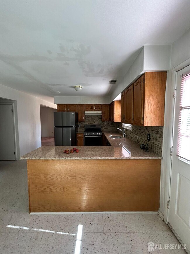 Building Photo - 34 Stonewall Dr