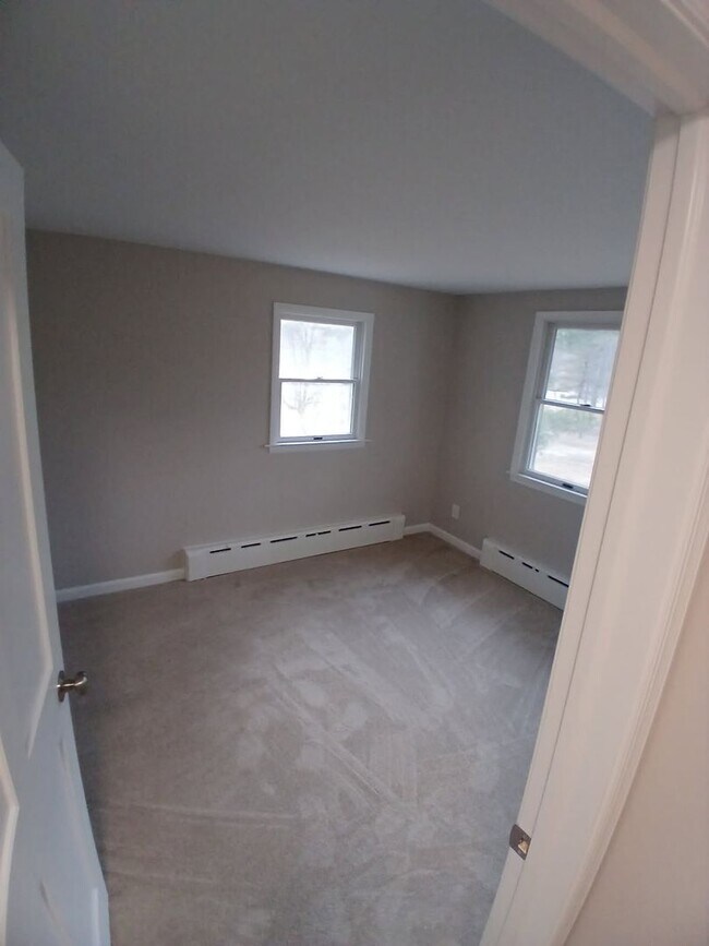 Building Photo - SPACIOUS RENOVATED FARMHOUSE AVAIL. FOR RENT!