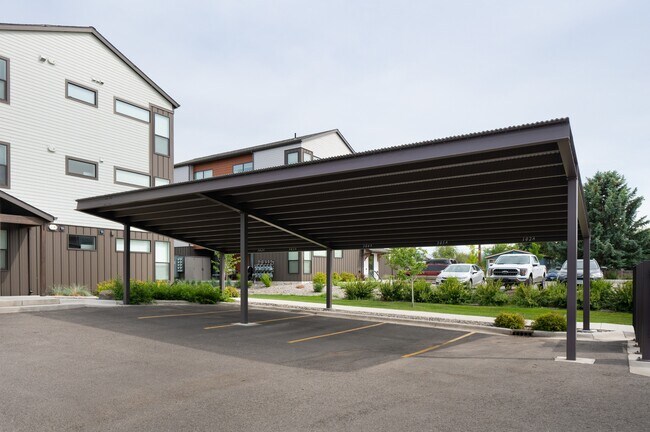 Building Photo - 2710 Sartain St