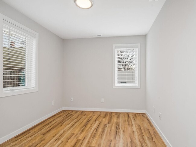 Building Photo - 535 16th St NE