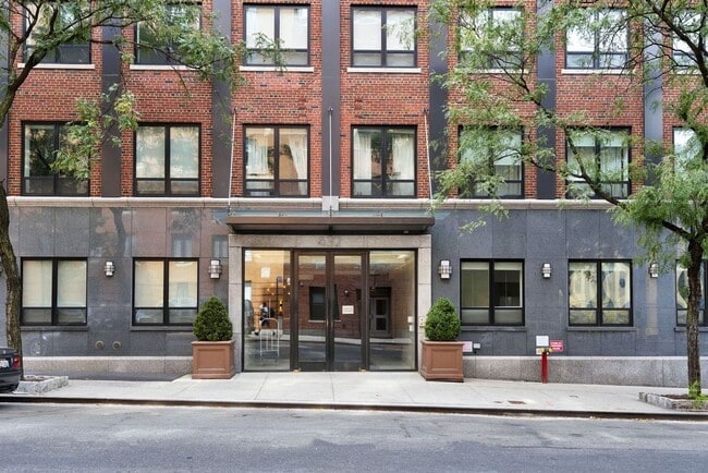 Building Photo - 432 W 52nd St