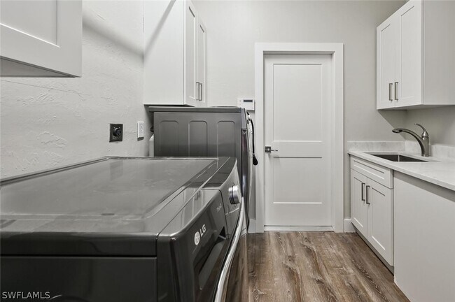 Building Photo - 4231 Crayton Rd