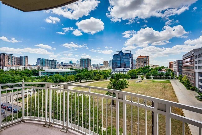 Building Photo - 3225 Turtle Creek Blvd