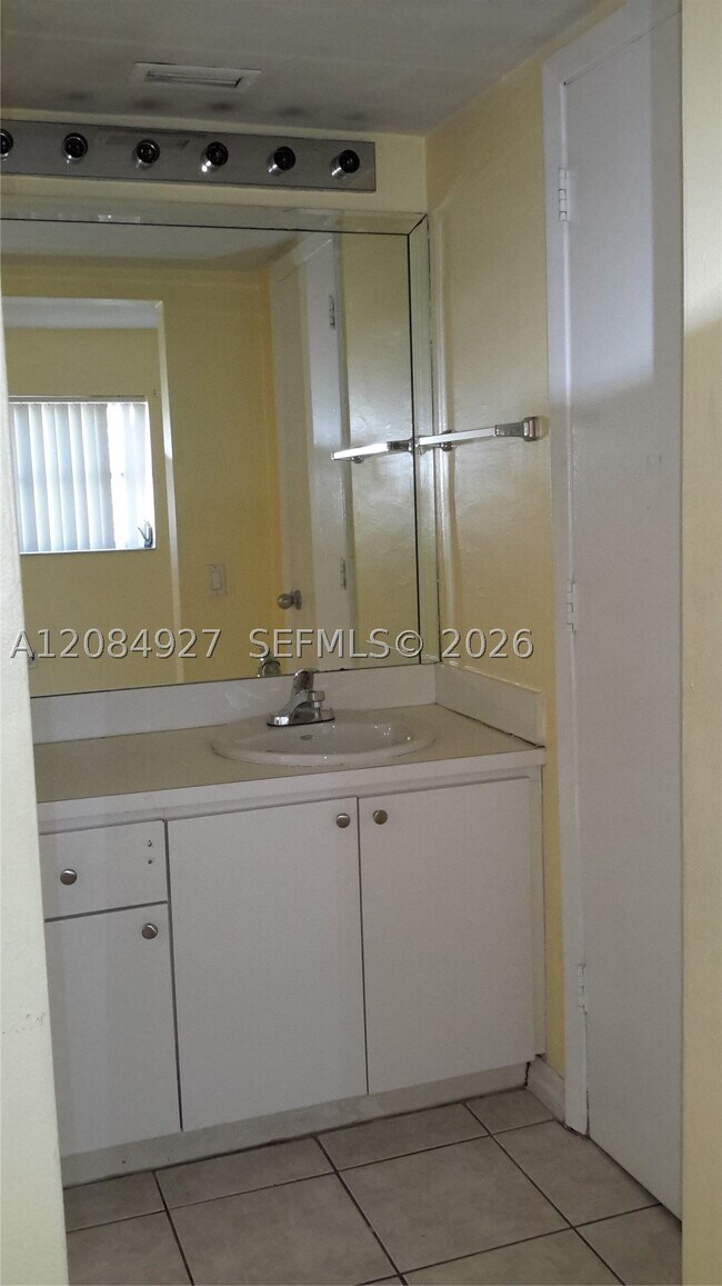 Building Photo - 7400 Miami Lakes Dr