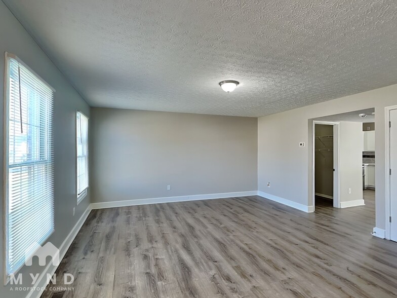 Building Photo - 4573 Dungannon Dr