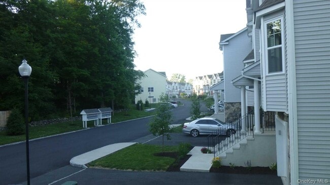 Building Photo - 48 Berry Ln
