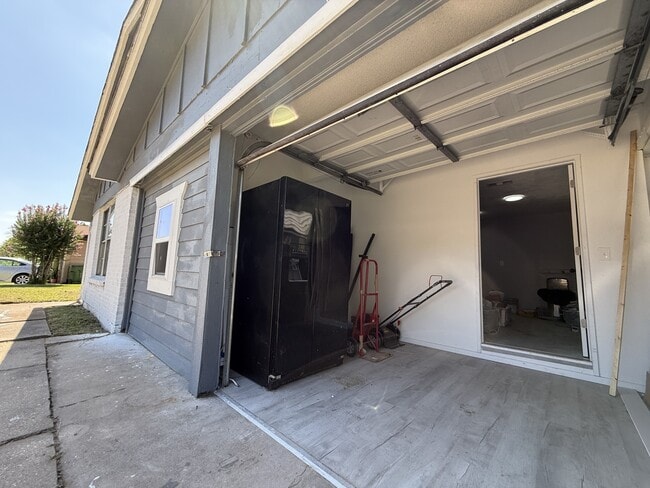 Building Photo - 5736 Shipp Dr