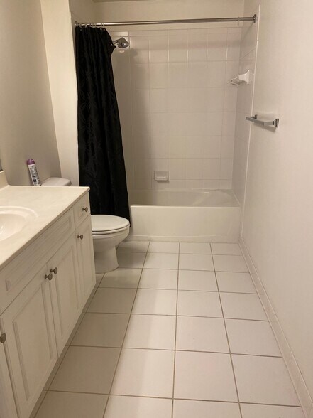 Building Photo - 2726 Gallows Rd