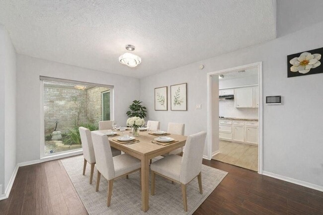 Building Photo - 7107 Plaza Del Sol Dr